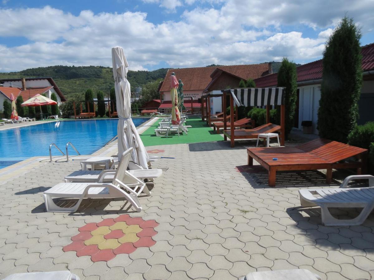 Pensiunea Cetina Brad  Dış mekan fotoğraf